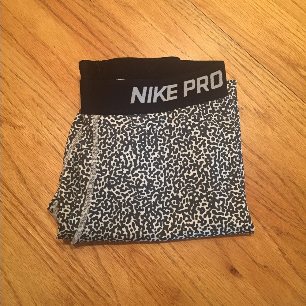 Nike Pro dri fit Capri leggings